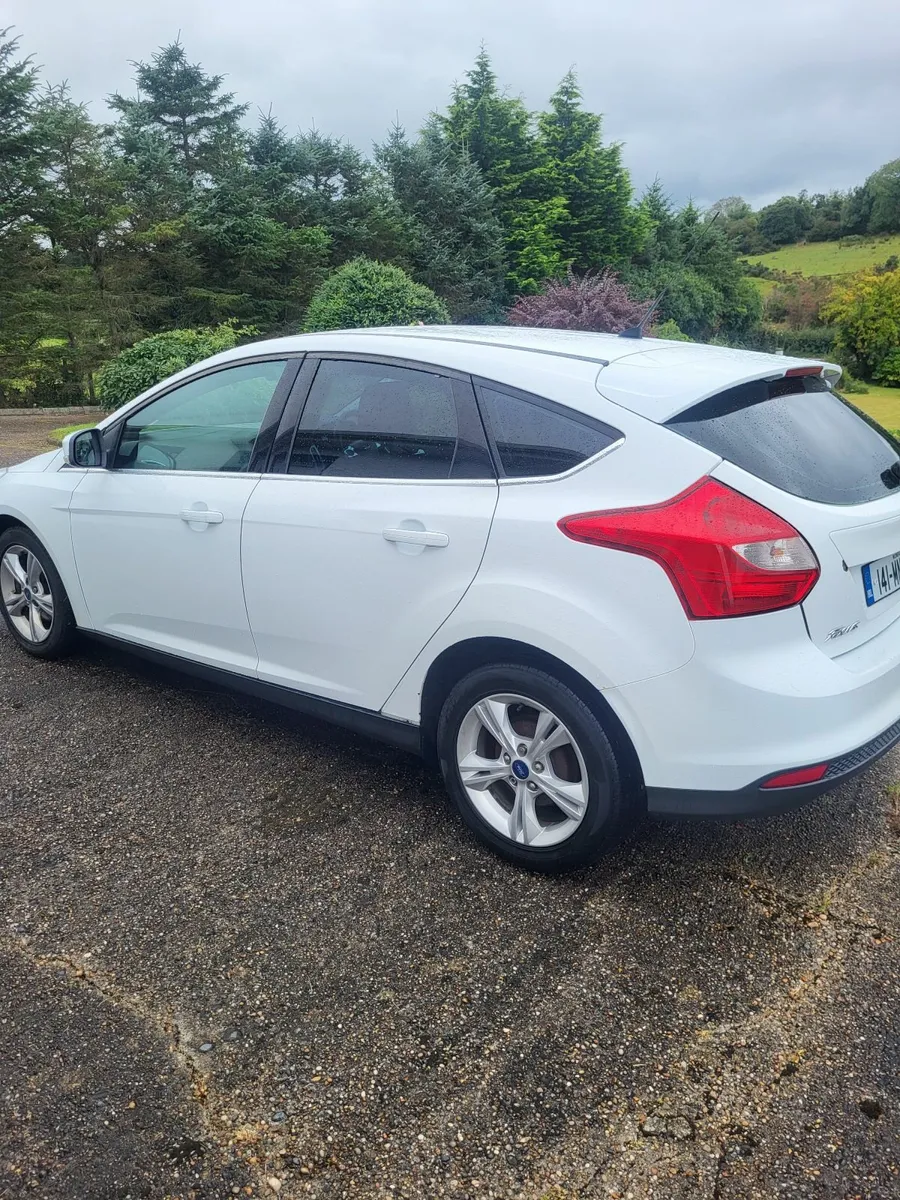 Ford Focus 2014 - Image 2