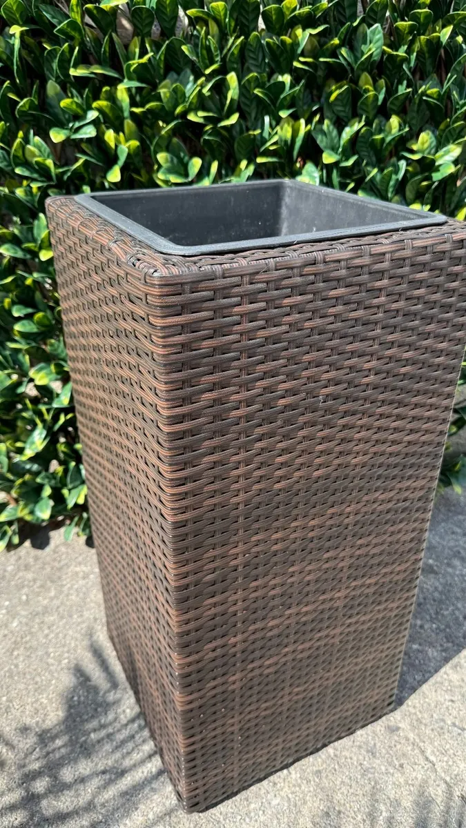 Flower pot - Image 2