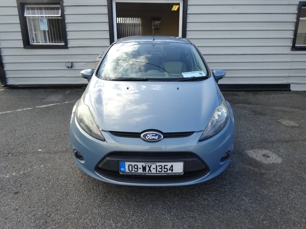 FORD FIESTA 1.25 PETROL 5 DOOR STYLE - Image 2