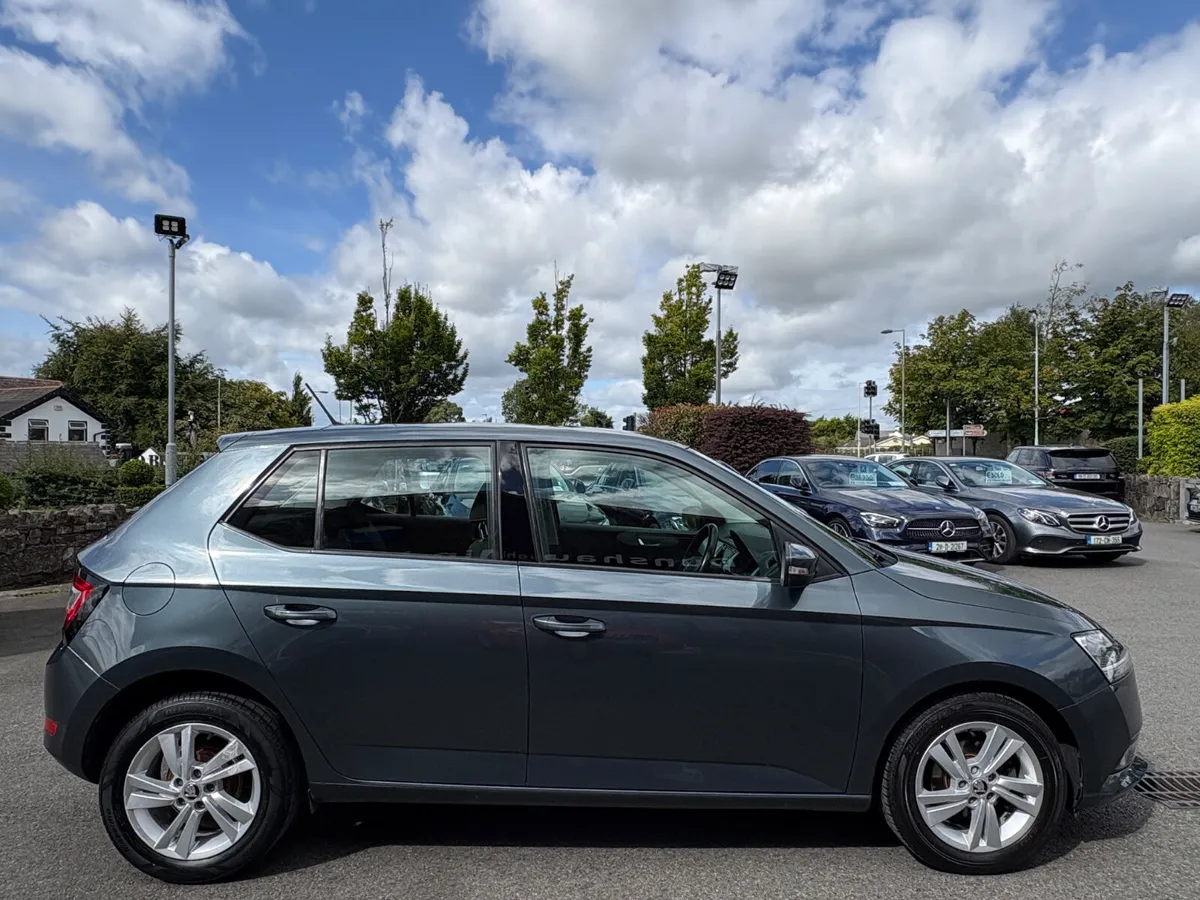 182 Skoda Fabia 1.0 Petrol 5dr - Image 4