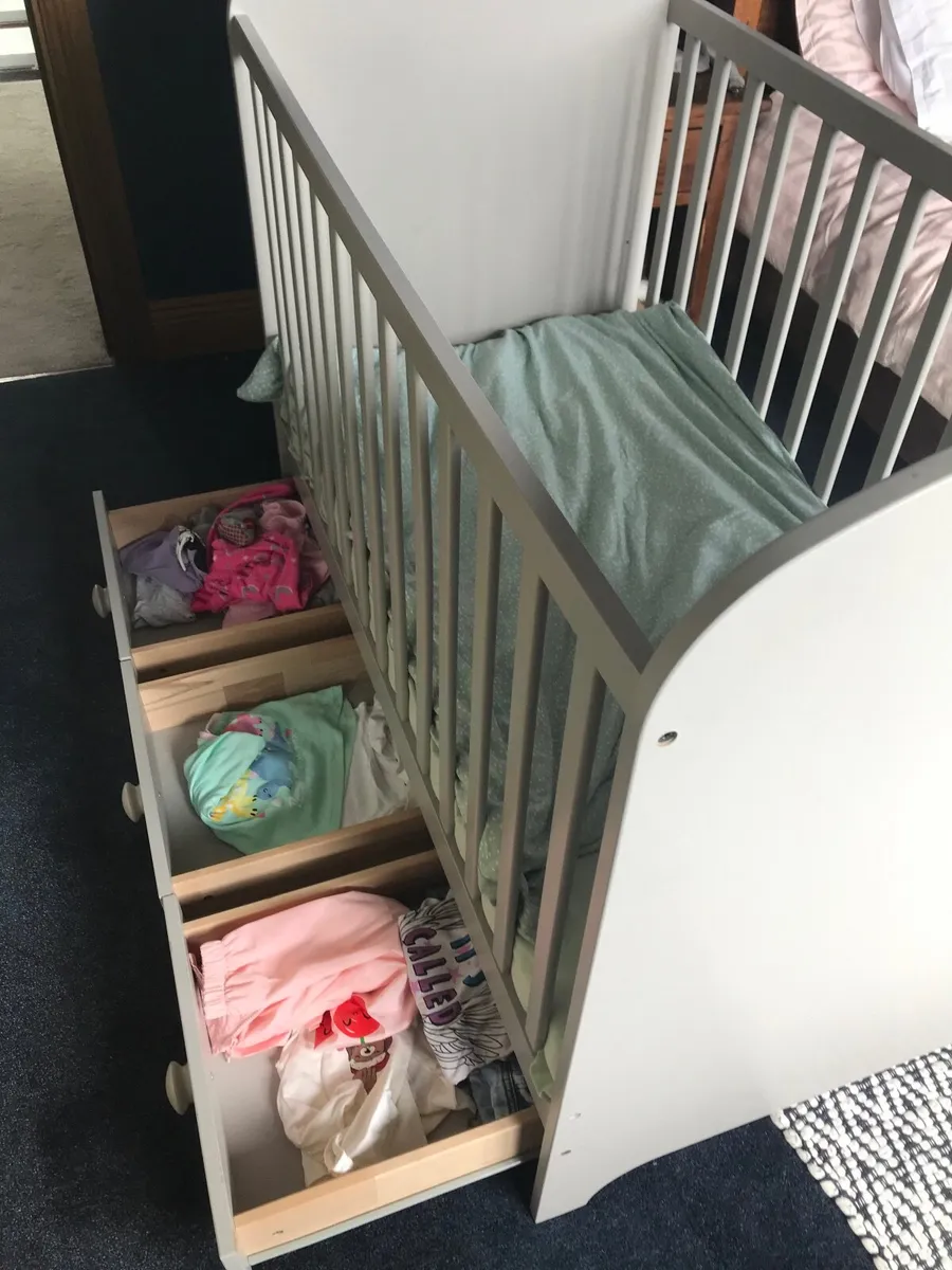 Baby cot - Image 2