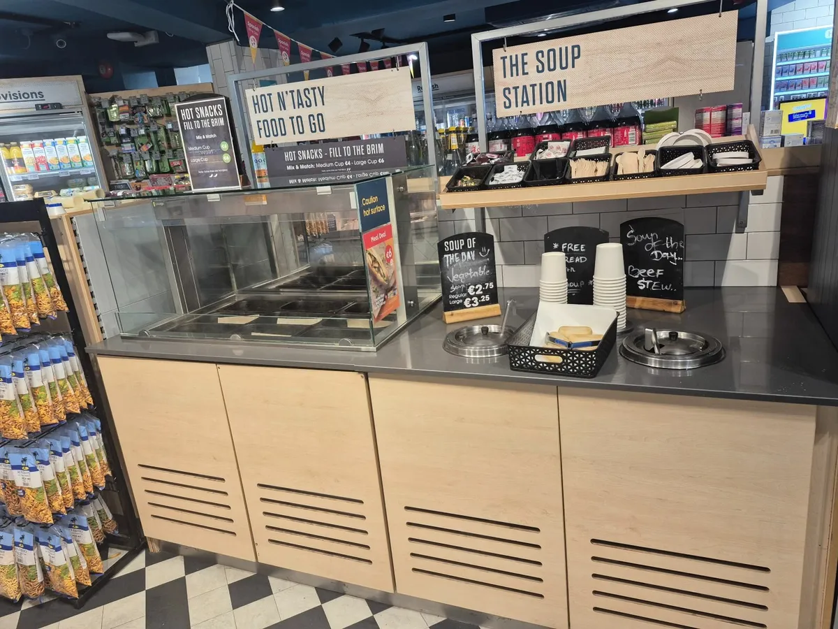 Wing bar and soup Station - Image 1