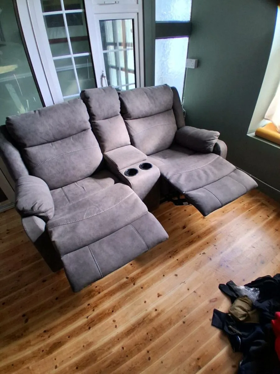 Couch €320 - Image 2