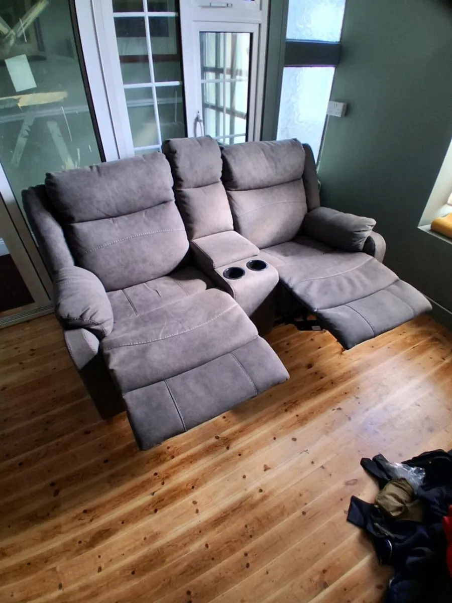 Couch €320 - Image 3