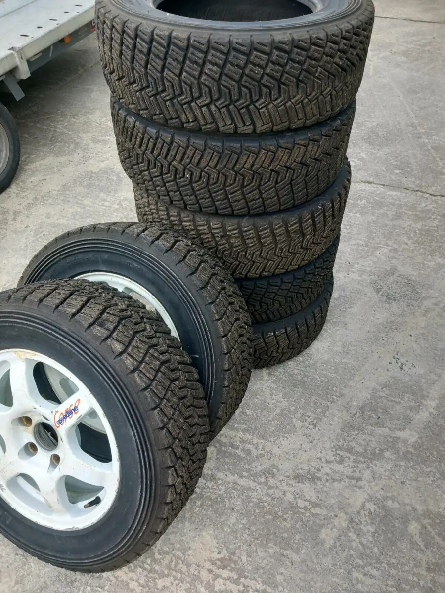 15' gravel tyres' and evo wheels - Image 1