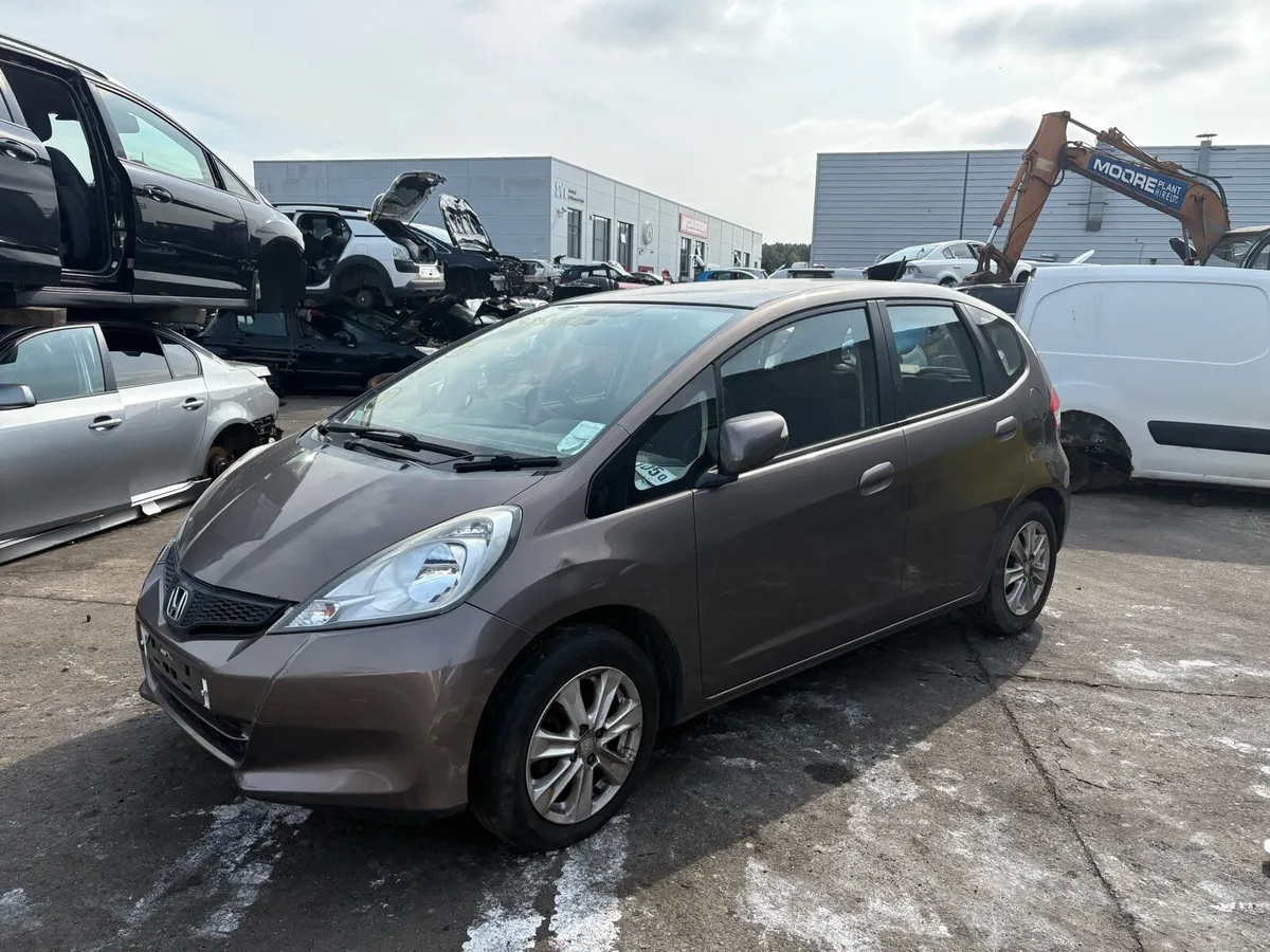 PARTS BREAKING 2013 HONDA JAZZ 1.4 Petrol Manual - Image 1