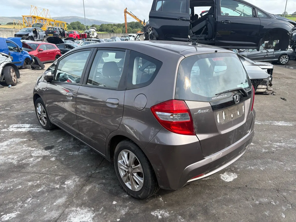 PARTS BREAKING 2013 HONDA JAZZ 1.4 Petrol Manual - Image 4