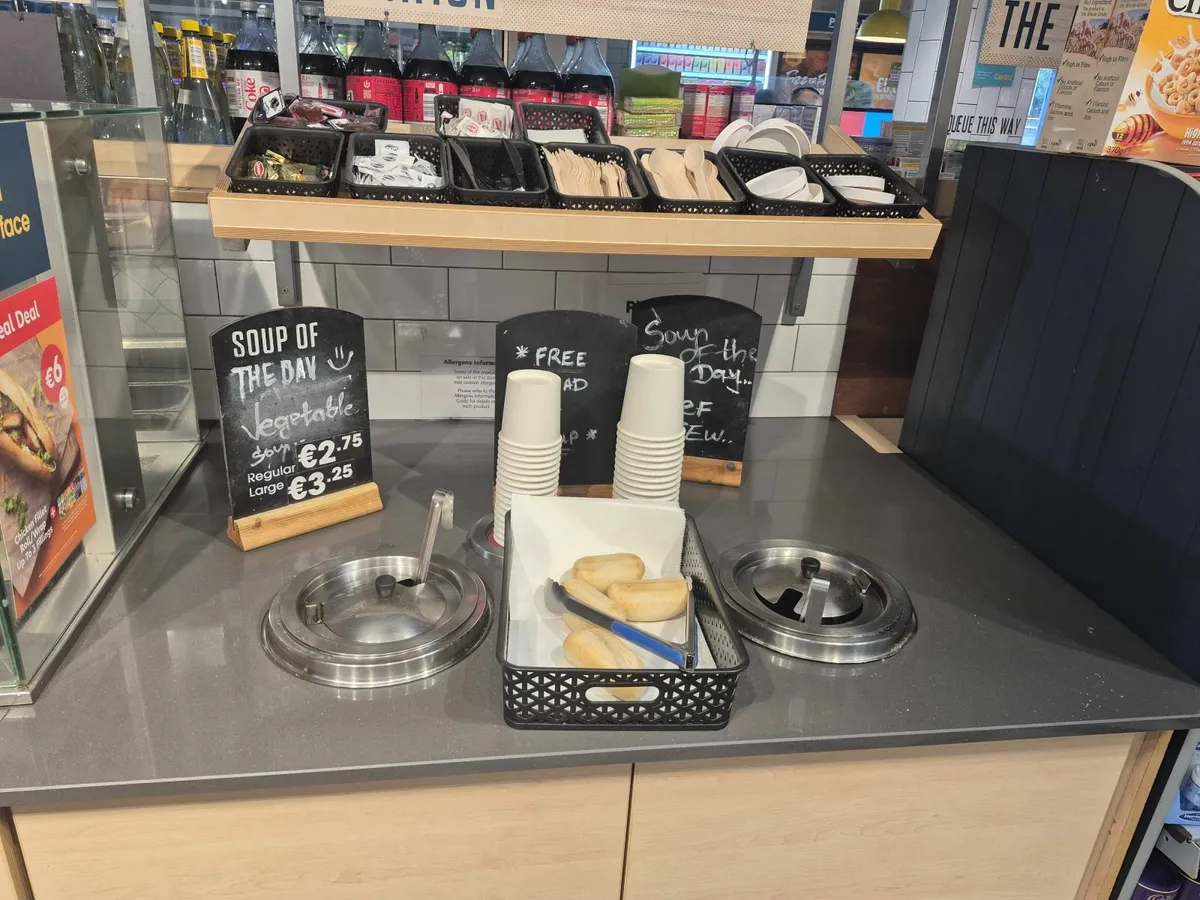Wing bar and soup Station - Image 2