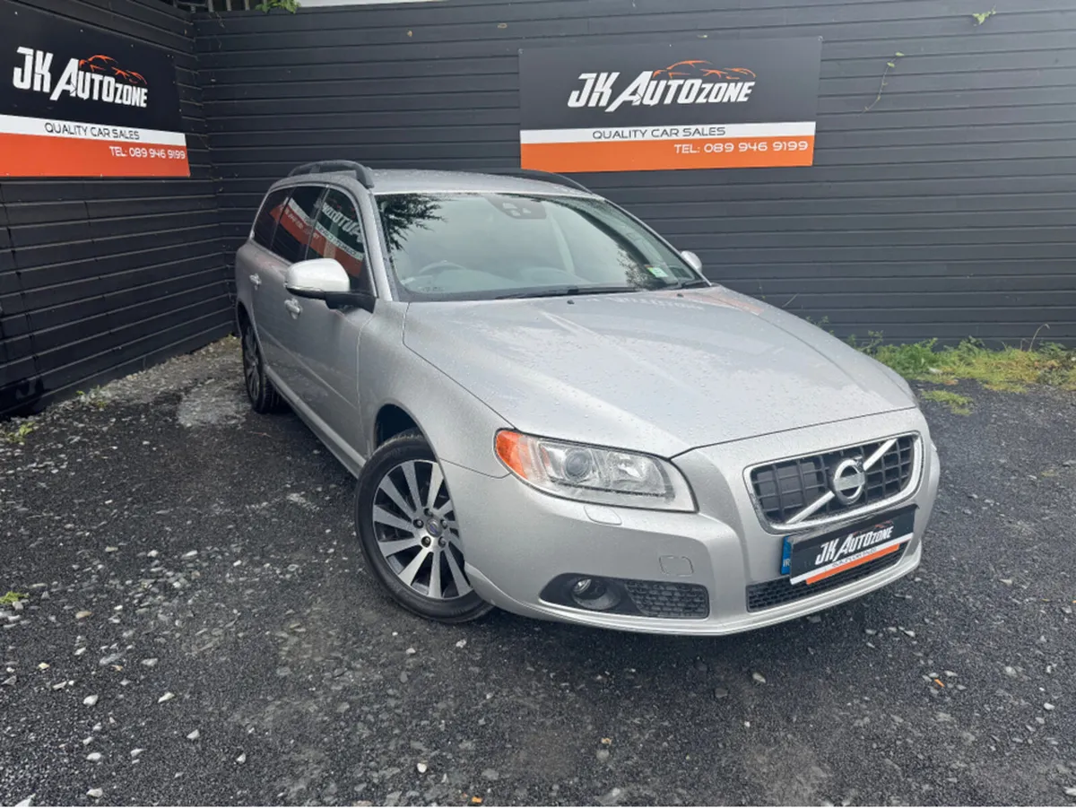 Volvo V70 1.6 T4 ESTATE AUTO - Image 1