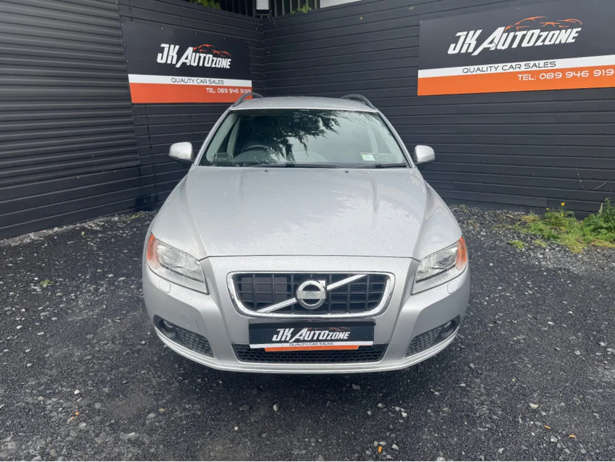 Volvo V70 1.6 T4 ESTATE AUTO - Image 3