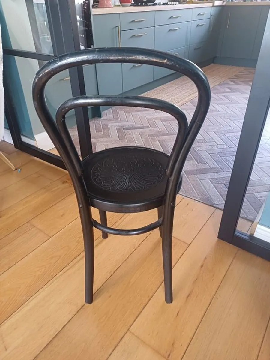 Bentwood style chairs - Image 4