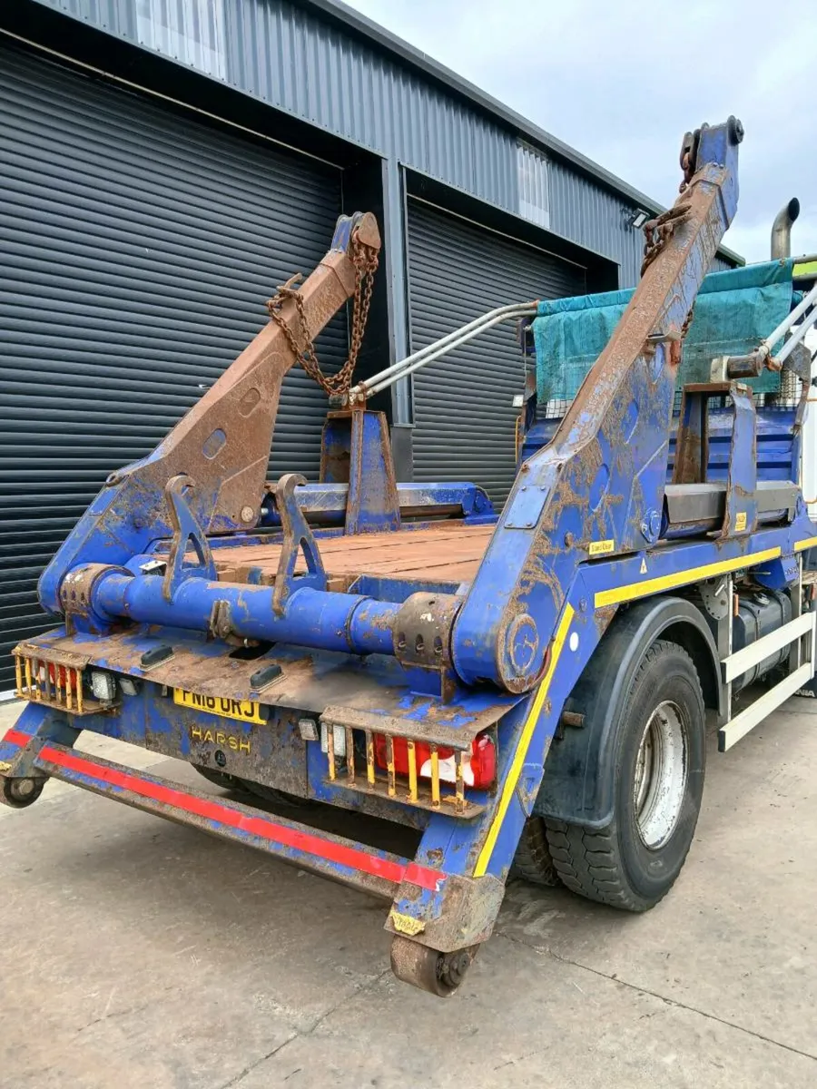 Scania P250 skip lorry - Image 3