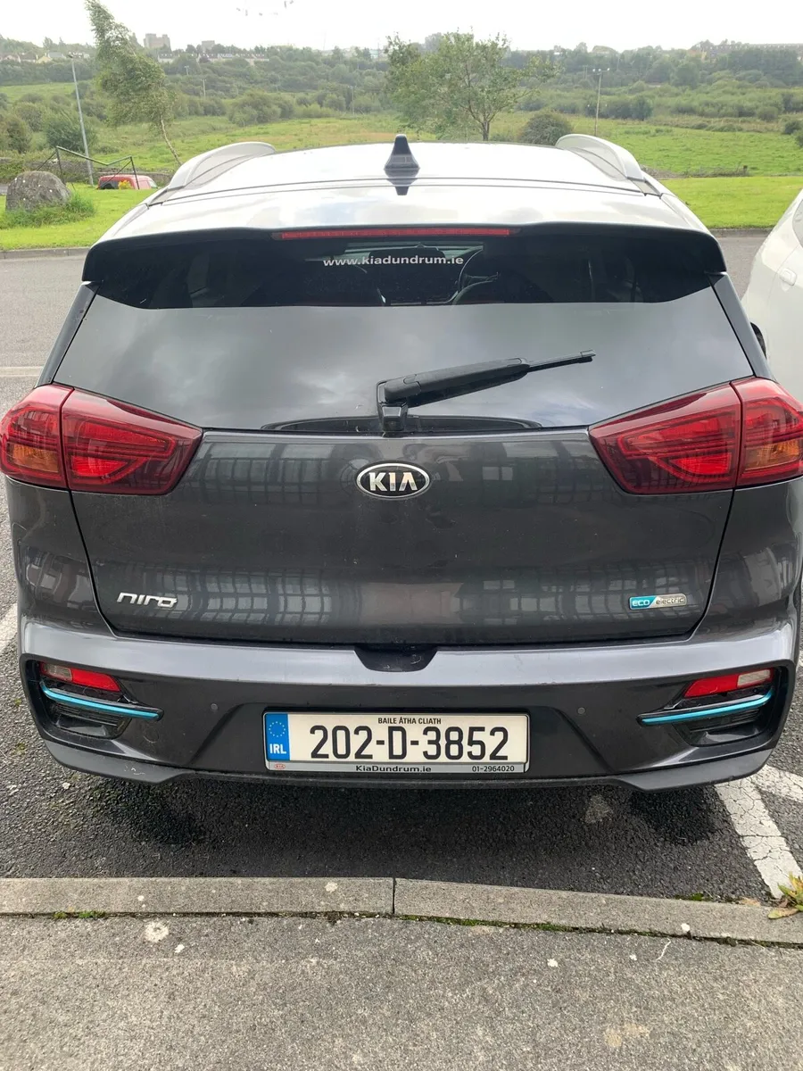 KIA Niro E-Niro 64KW PE LR 5DR Auto NCT 07/26 - Image 2