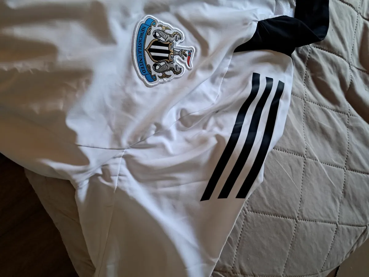 Newcastle united track top "MEDIUM" - Image 3