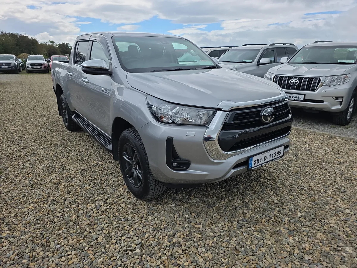 Toyota Hilux 2.8 D4D SR5 "Extras" - Image 1