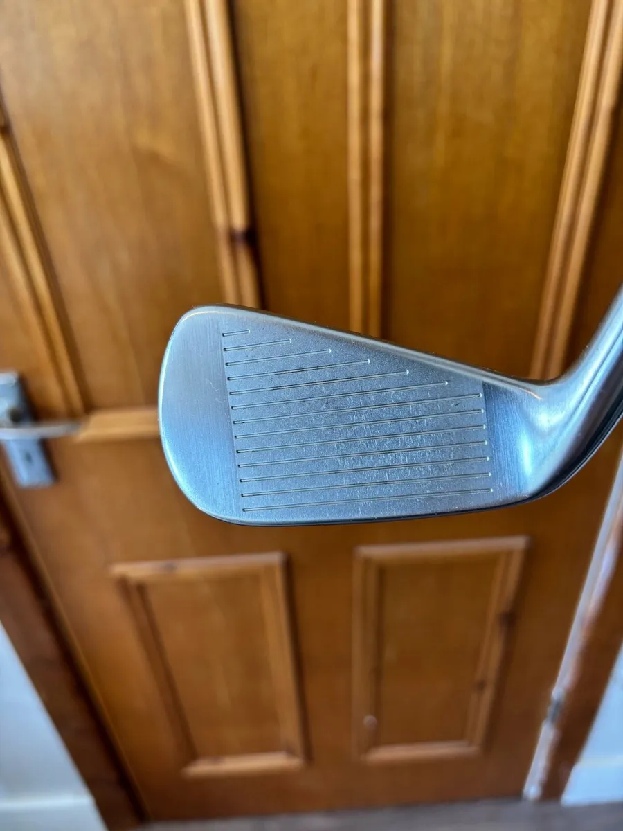 Taylormade P790 2 Iron - Image 2