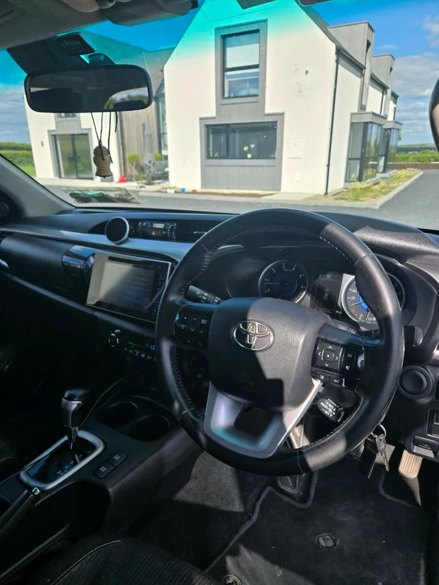 Toyota hilux 192 - Image 4