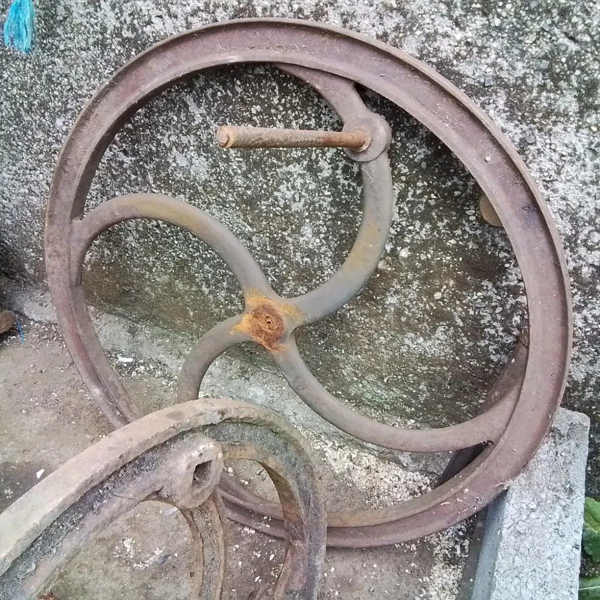 COLLECTABLES - Image 1