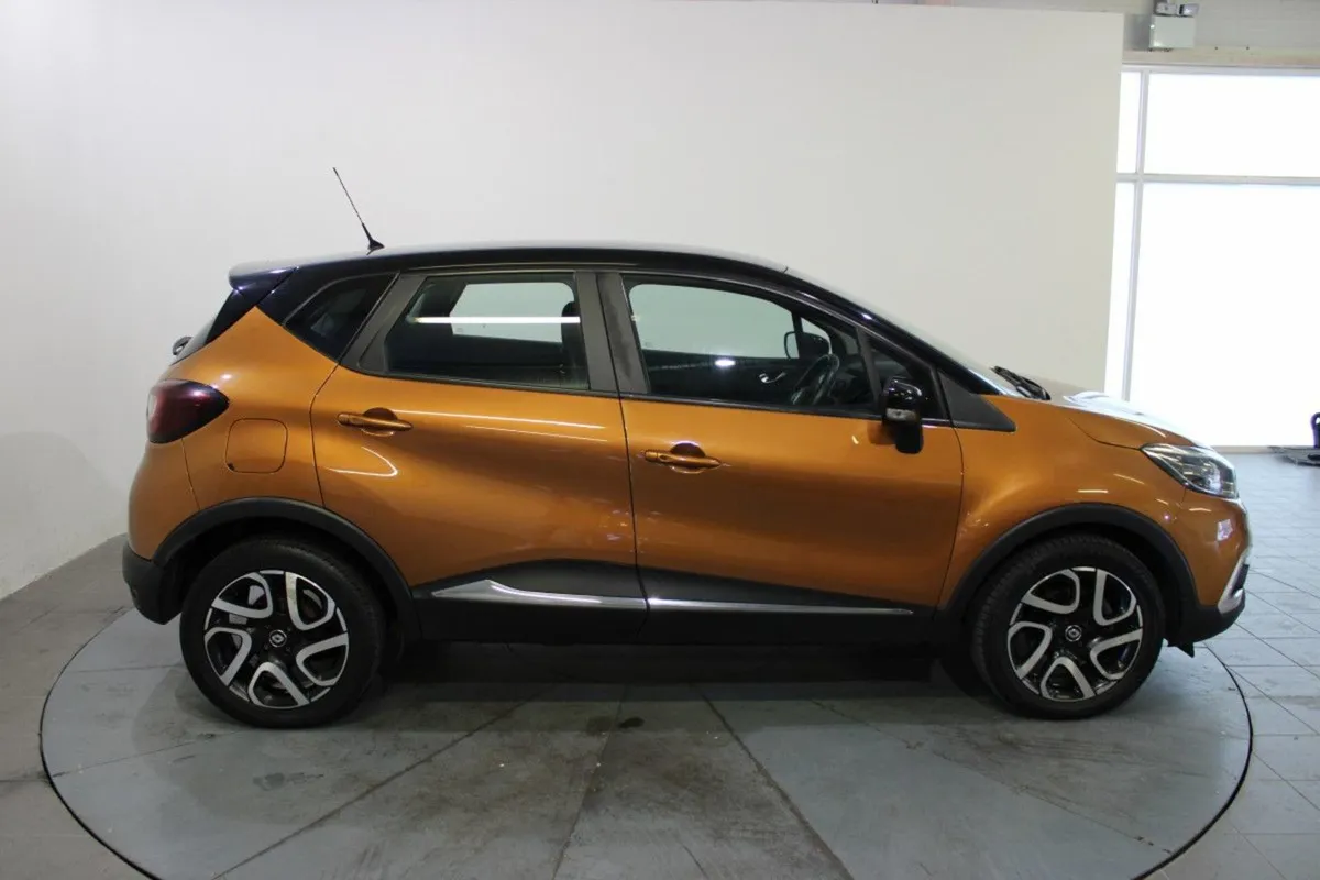 Renault Captur dCi 90 EDC Dynamique NAV Auto - Image 3
