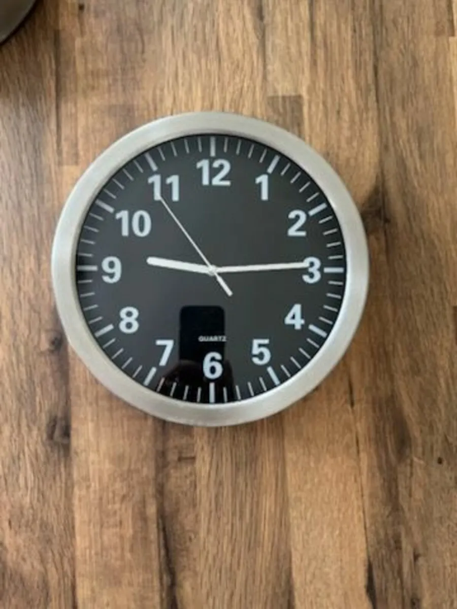 2 wall clock - Image 1
