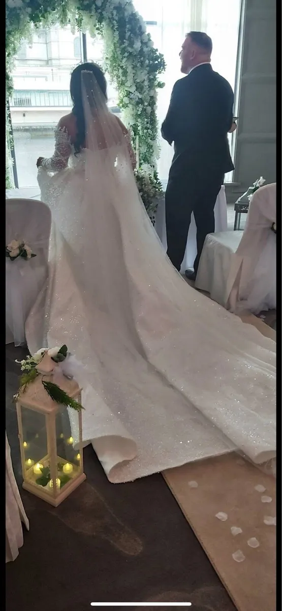 Wedding dress covered sequins and pearls handmade - Image 4