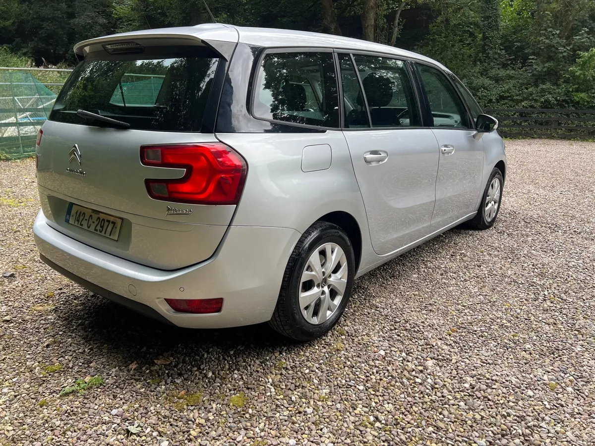 Citroen C4 2014 7 seater €4500 or nearest offer - Image 2