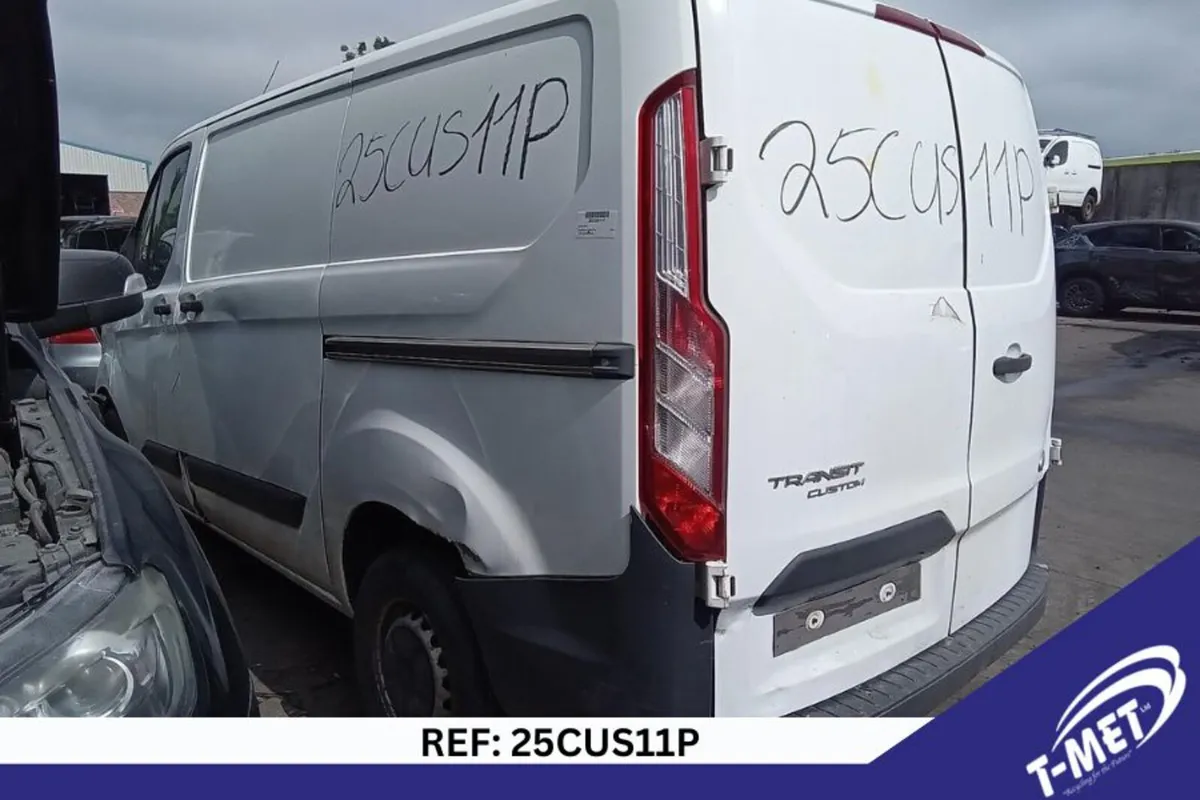 2015 TRANSIT CUSTOM BREAKING FOR PARTS - Image 1