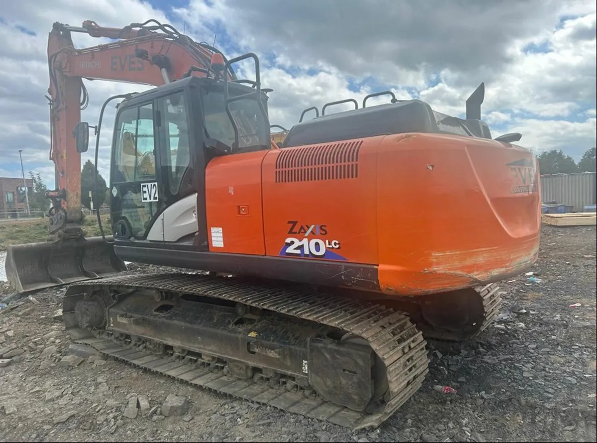 Excavator Hitachi 210 LC -6 - Image 1