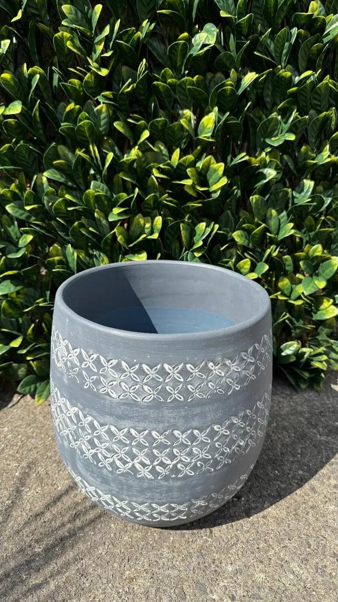 flower pot - Image 2