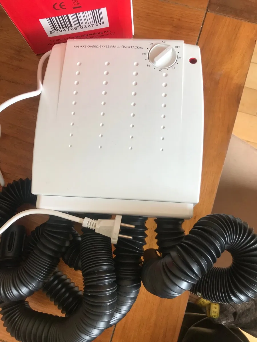 Shoe/Boot Dryer – For 2 Pairs, Barely Used - Image 2
