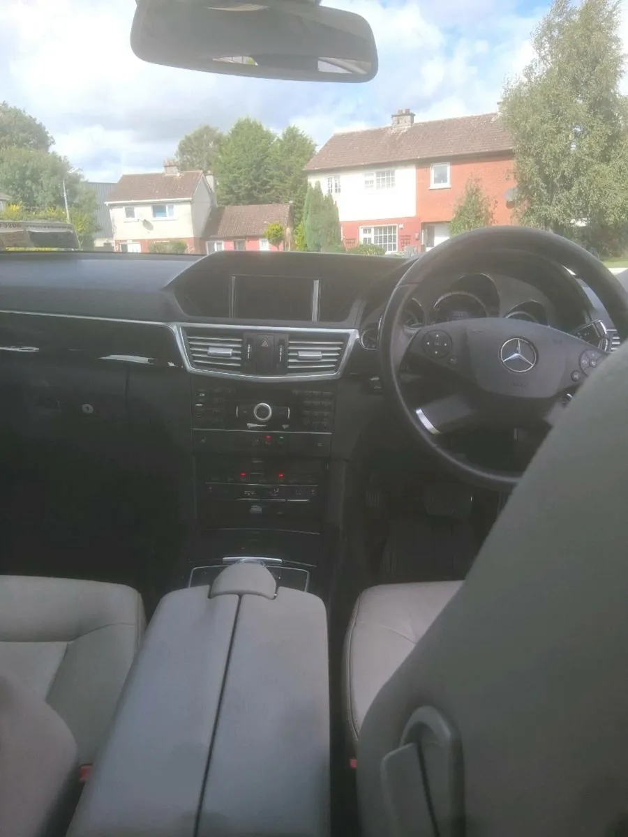 2012 Mercedes E220d Automatic Blue Efficiency - Image 3