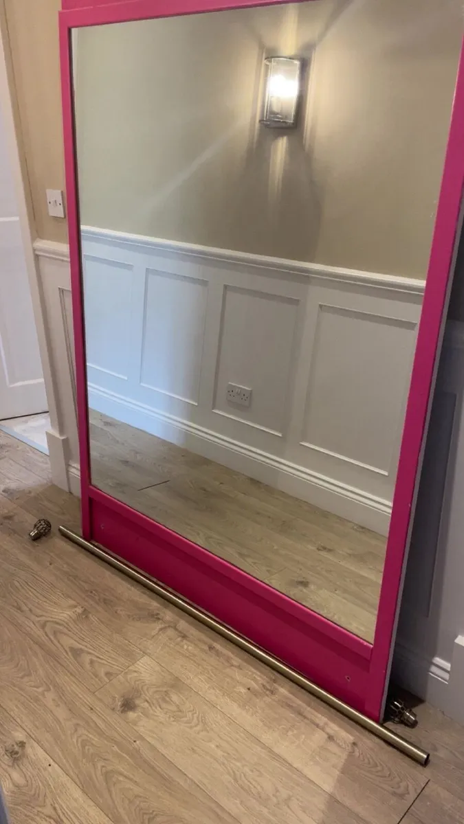Mirror and pole - Image 2