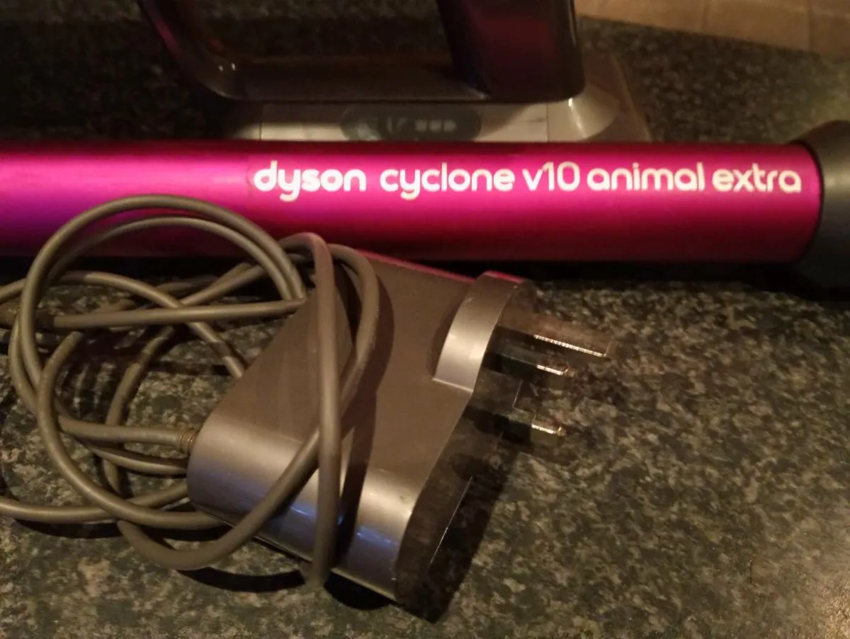 Dyson v10 animal extra vacuum - Image 2