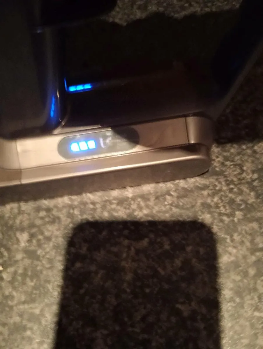 Dyson v10 animal extra vacuum - Image 4