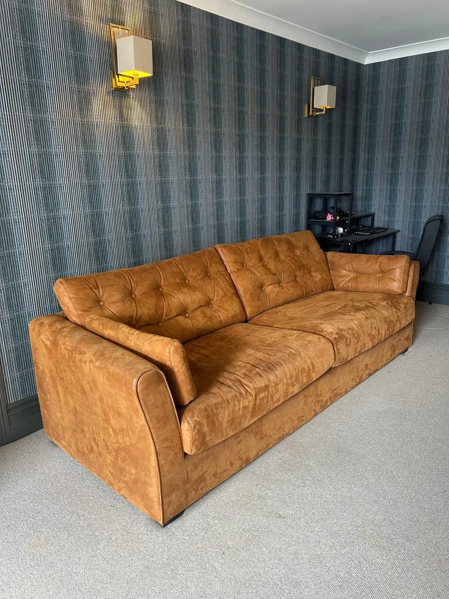 Couch - Image 2