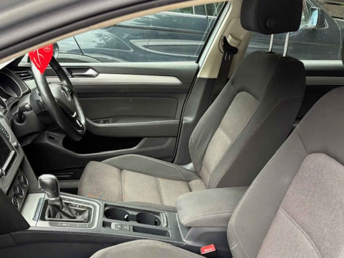 Volkswagen Passat 2015 - Image 3