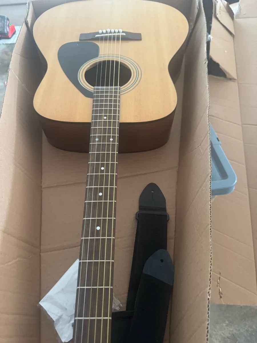 Guitar - Image 3