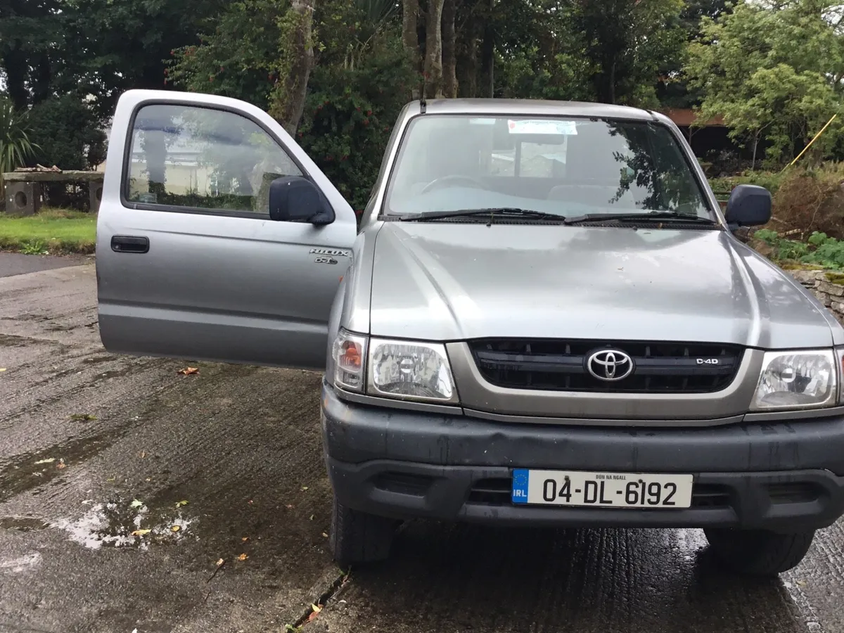 Toyota Hilux truck - Image 2