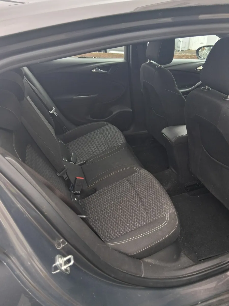 Vauxhall Astra 2016 - Image 2