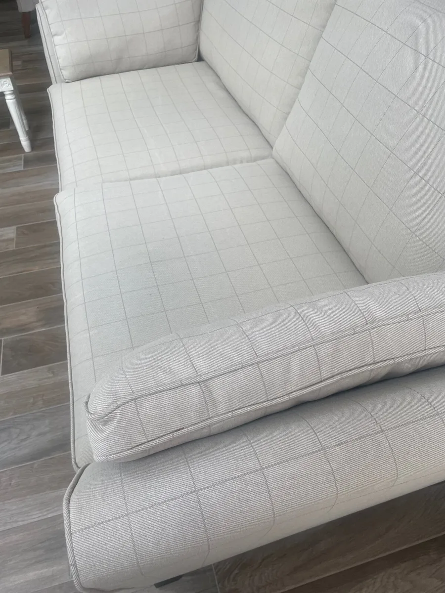 Furniture sofa 2x 3 seaters as good as new - Image 3