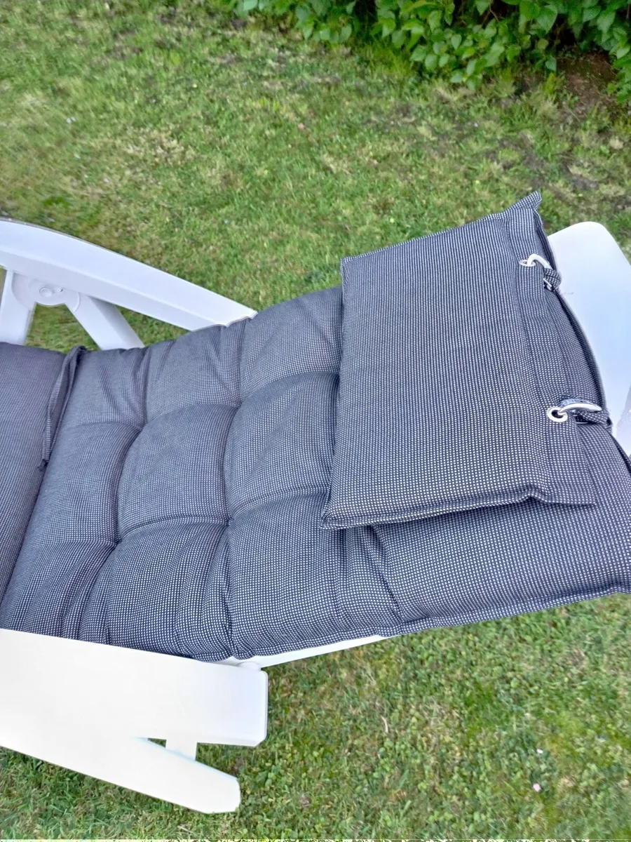 Recliner Garden Chair with Cushion and Storage Bag - Image 4