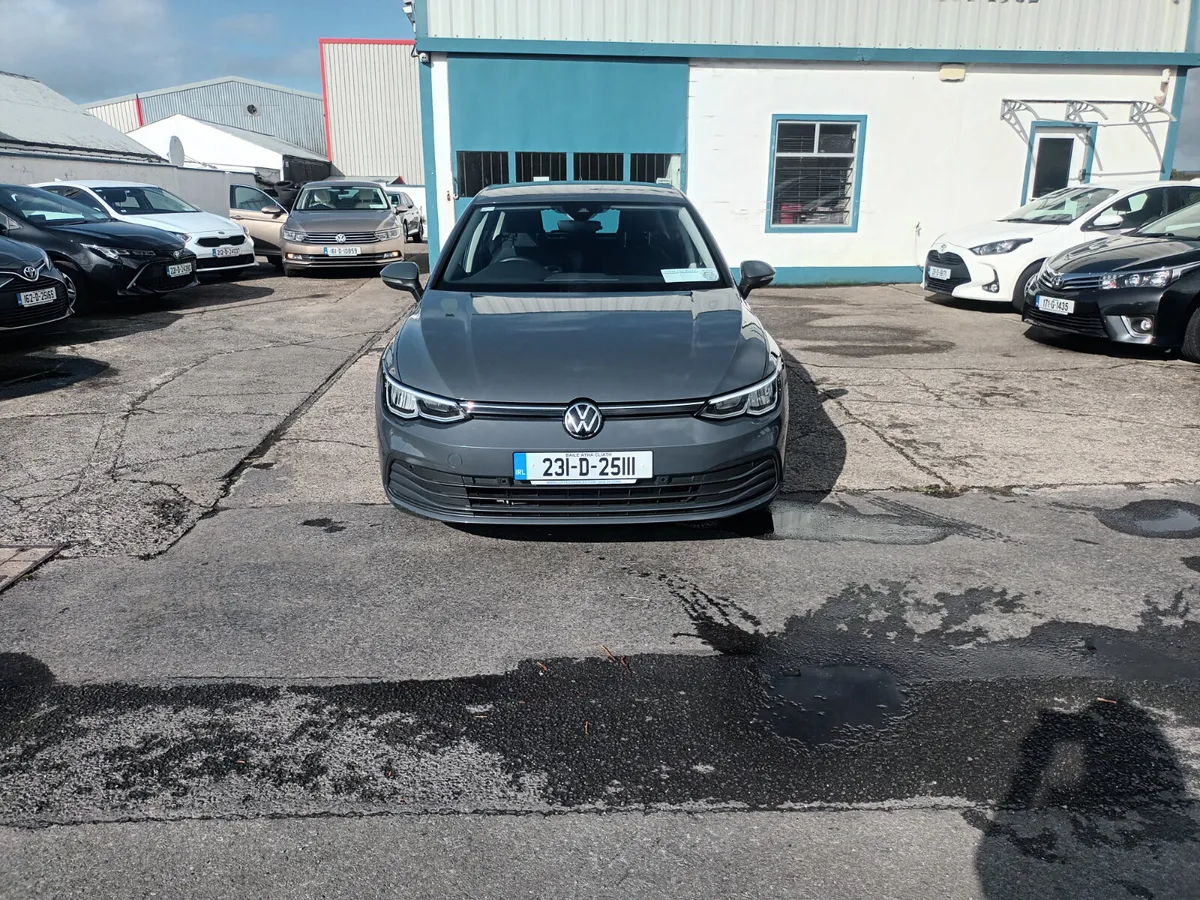 2023 Volkswagen Golf 2.0 TDI 115HP Life - Image 3