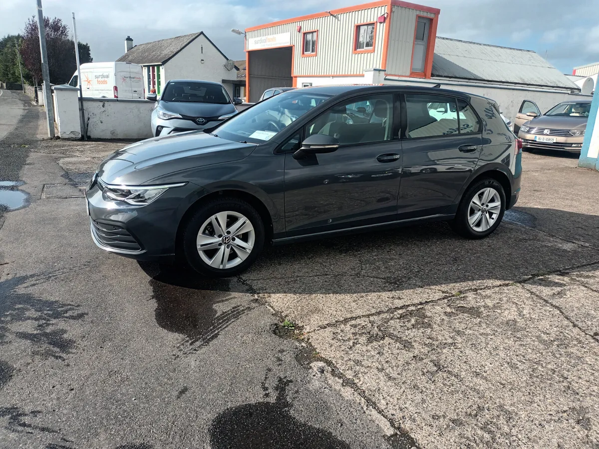 2023 Volkswagen Golf 2.0 TDI 115HP Life - Image 4