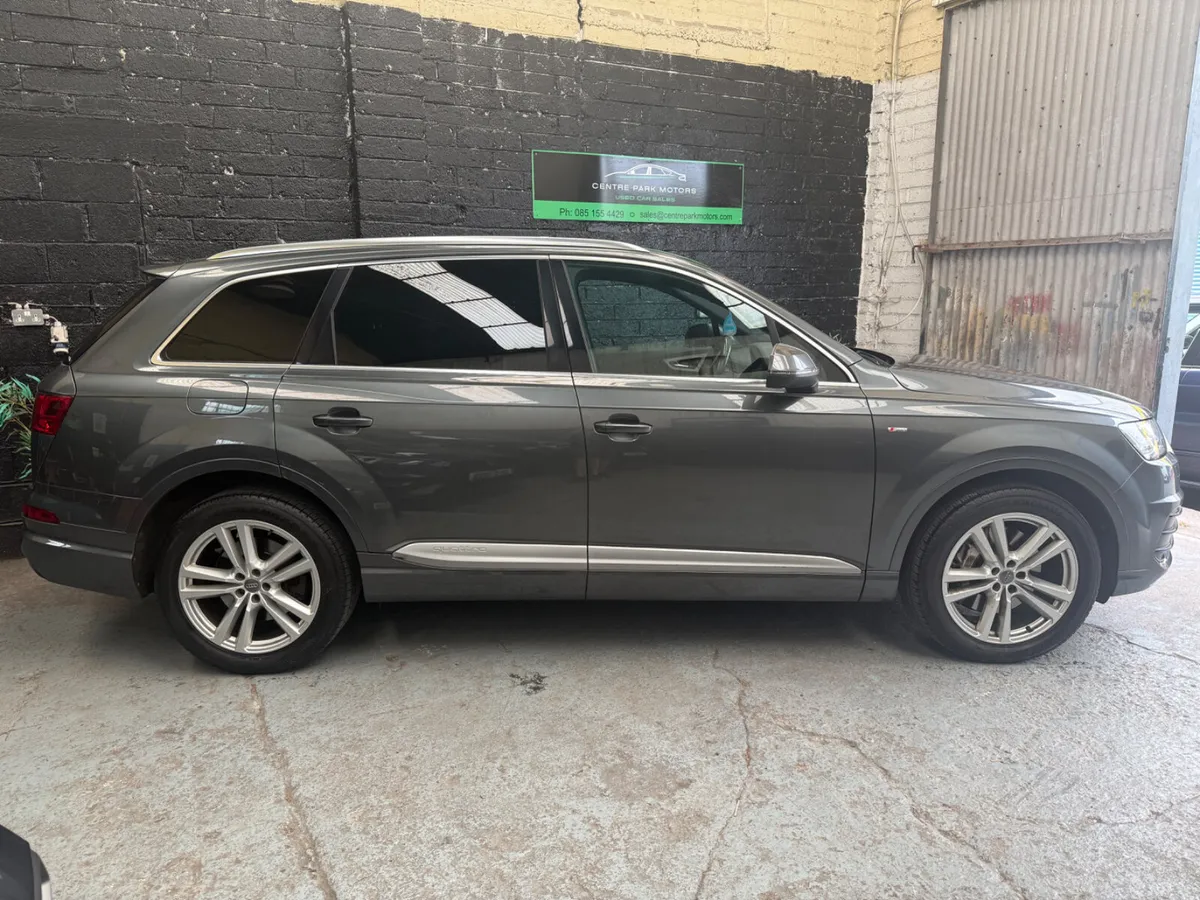 2016 Audi Q7 3.0TDi S-Line Quattro **7 Seats** - Image 4