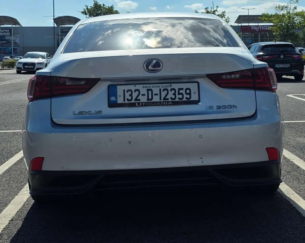 2013 Lexus IS300h Hybrid - Image 3