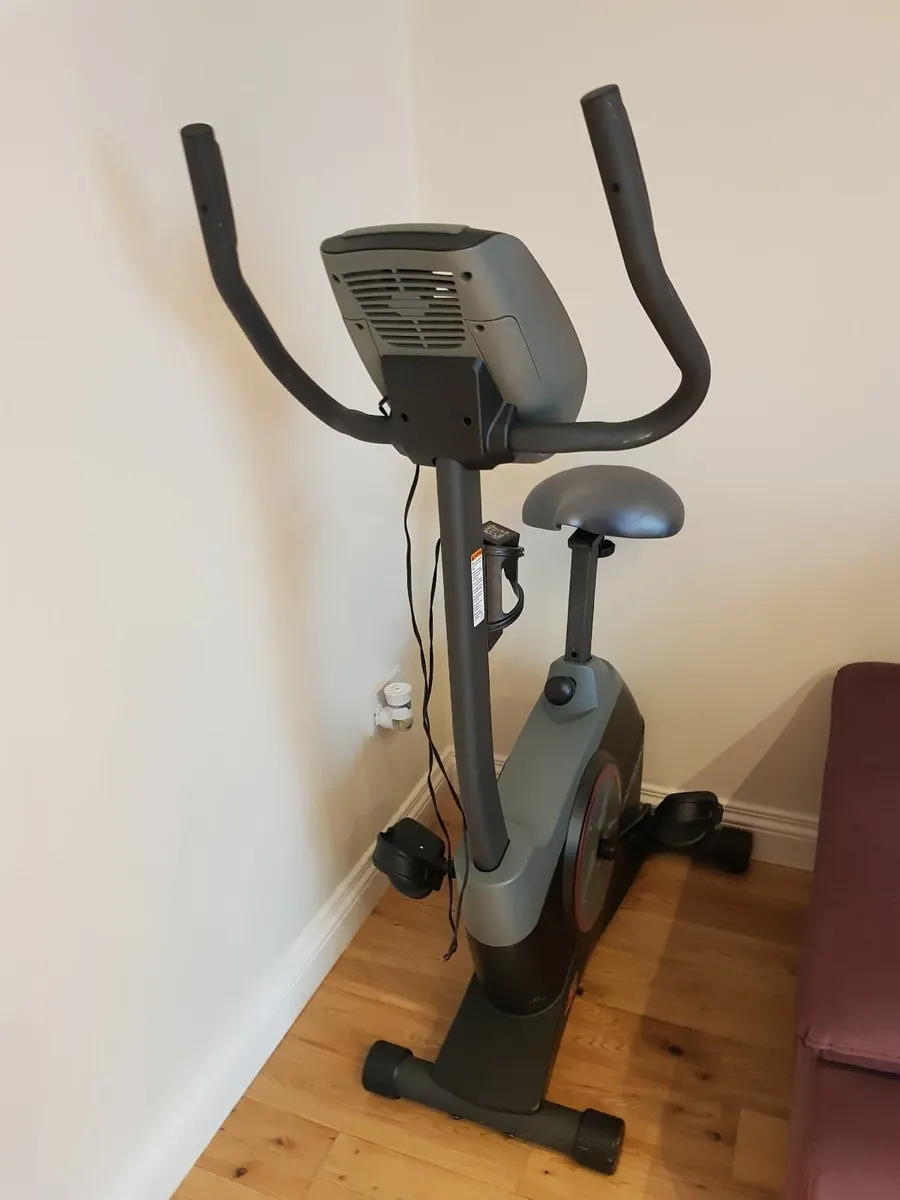 Indoor cycling bike - Image 1