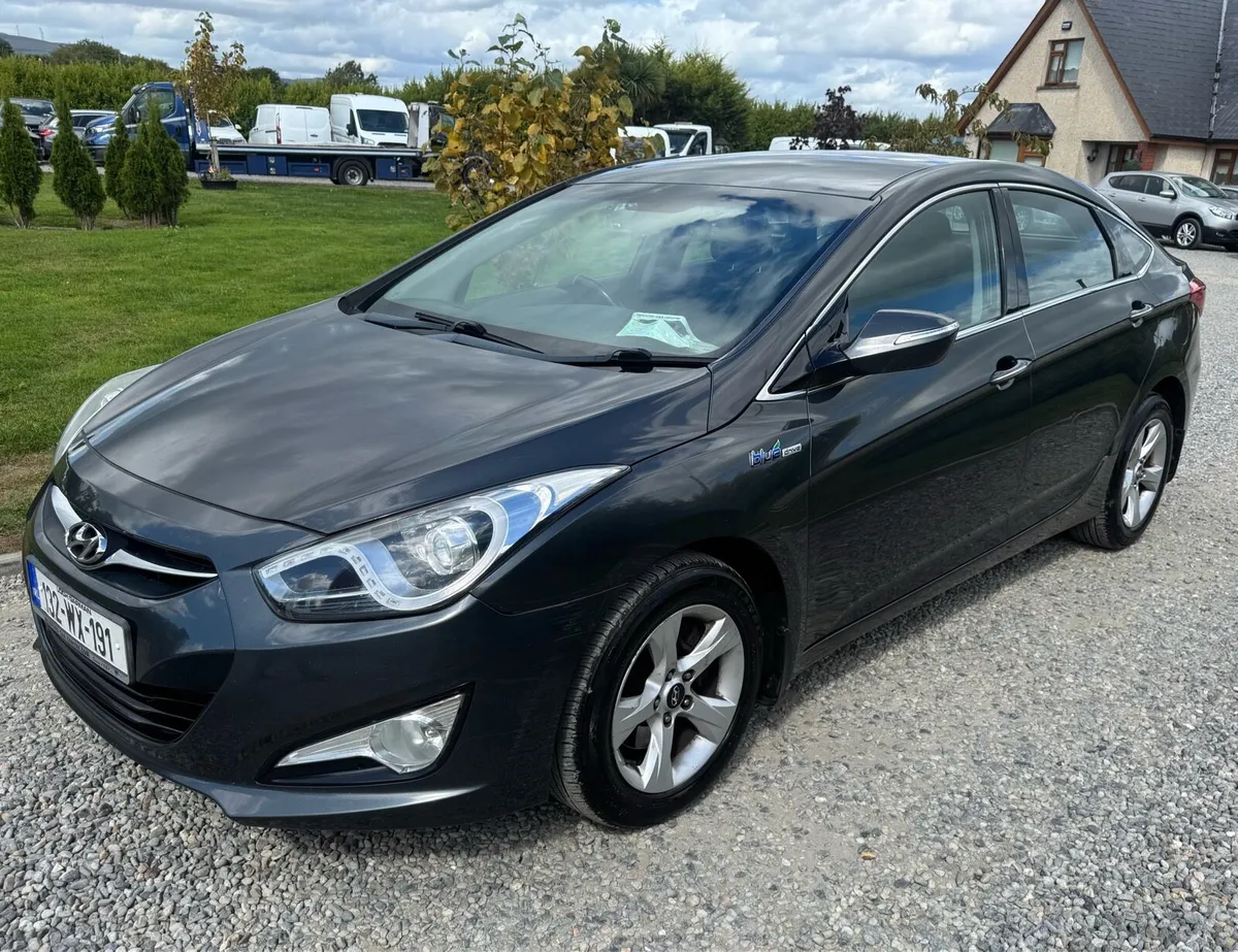 Hyundai i40 Taxed & Tested - Image 2