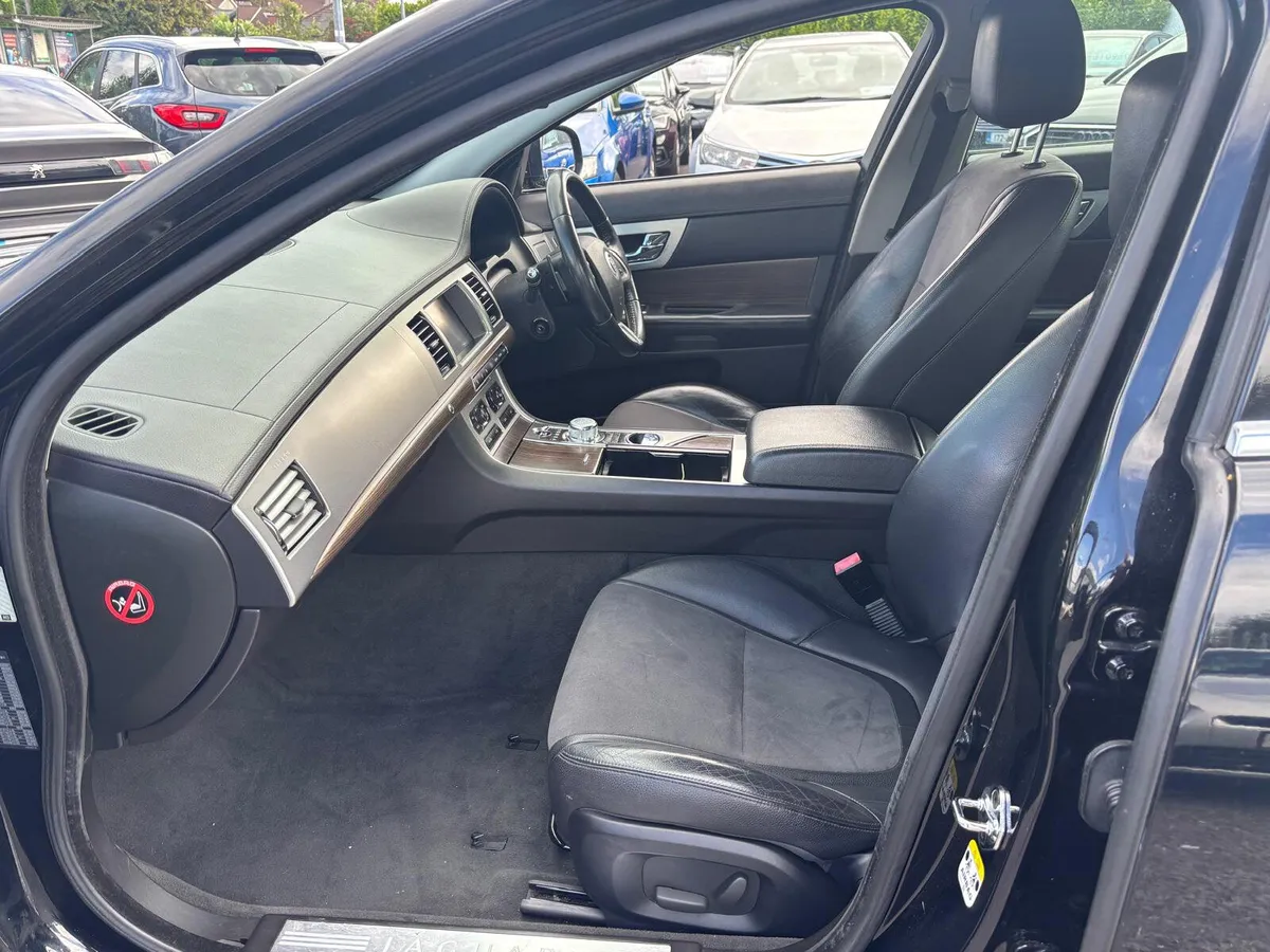 Jaguar XF   AUTOMATIC  DIESEL  NCT 11/26 - Image 4