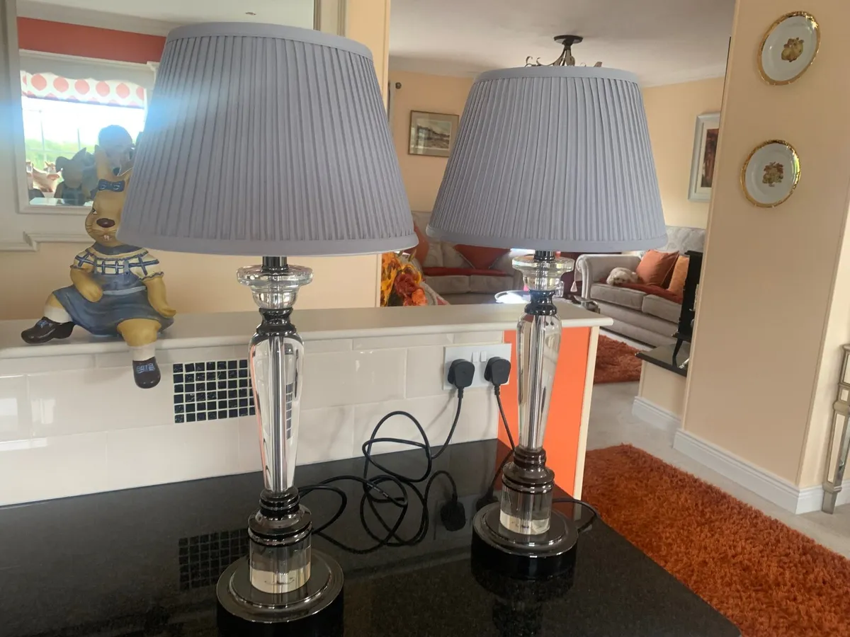 Table. Lamps - Image 2