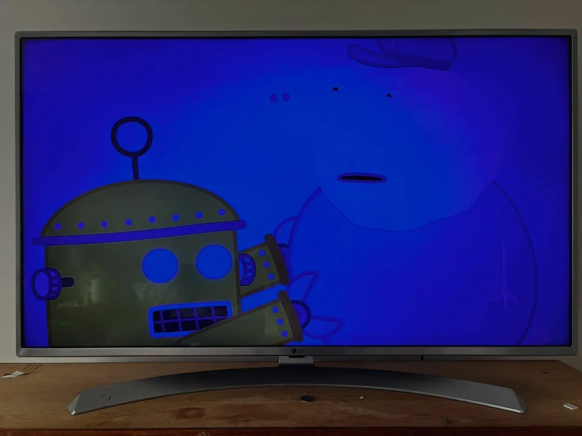 LG 43UJ701V 43" 4K Smart TV - Image 1